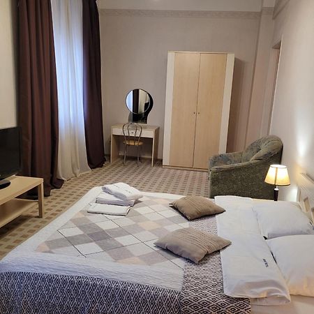 Home Hotel Apartments On Khreshchatyk Area เคียฟ ภายนอก รูปภาพ