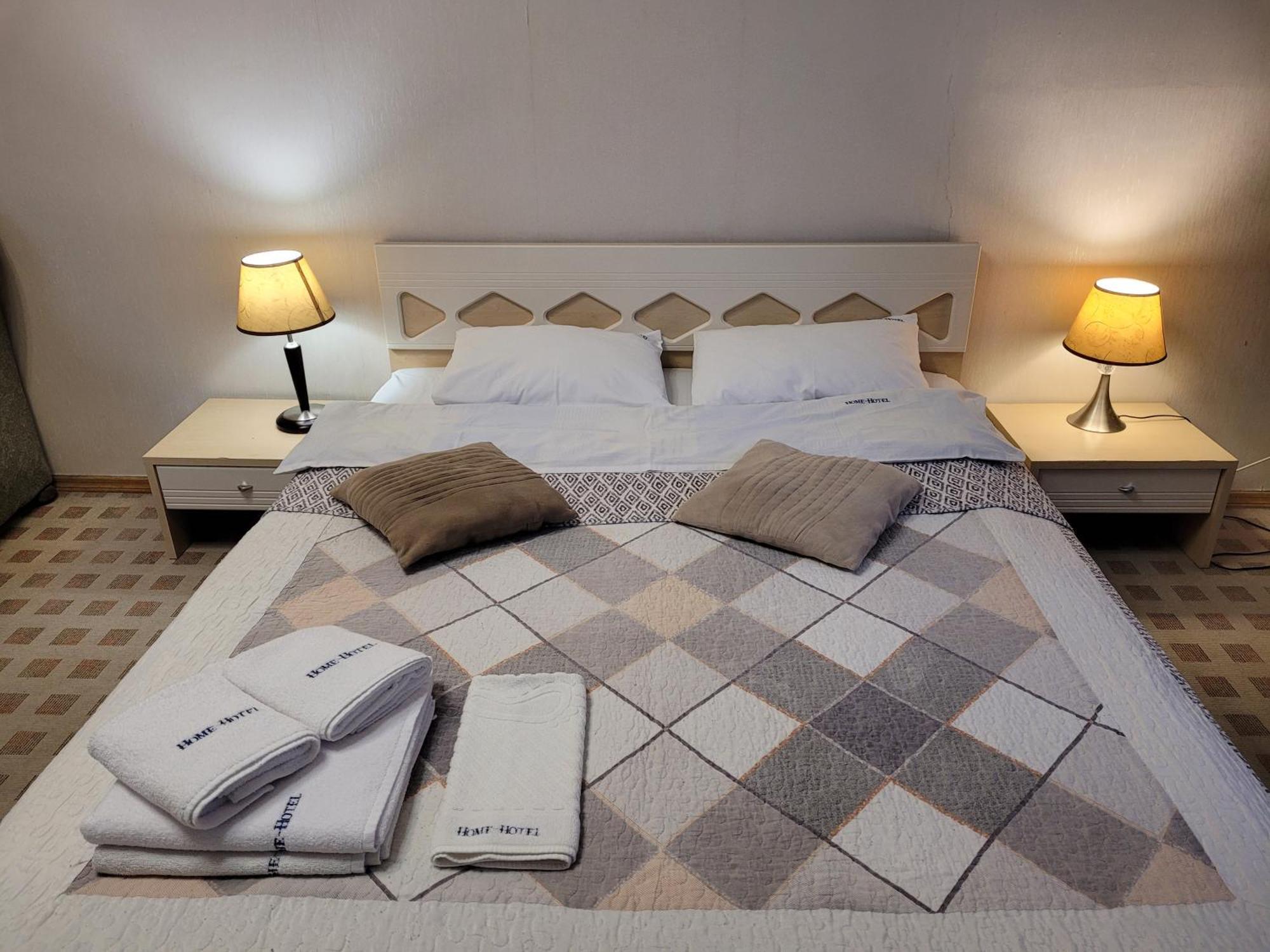 Home Hotel Apartments On Khreshchatyk Area เคียฟ ภายนอก รูปภาพ